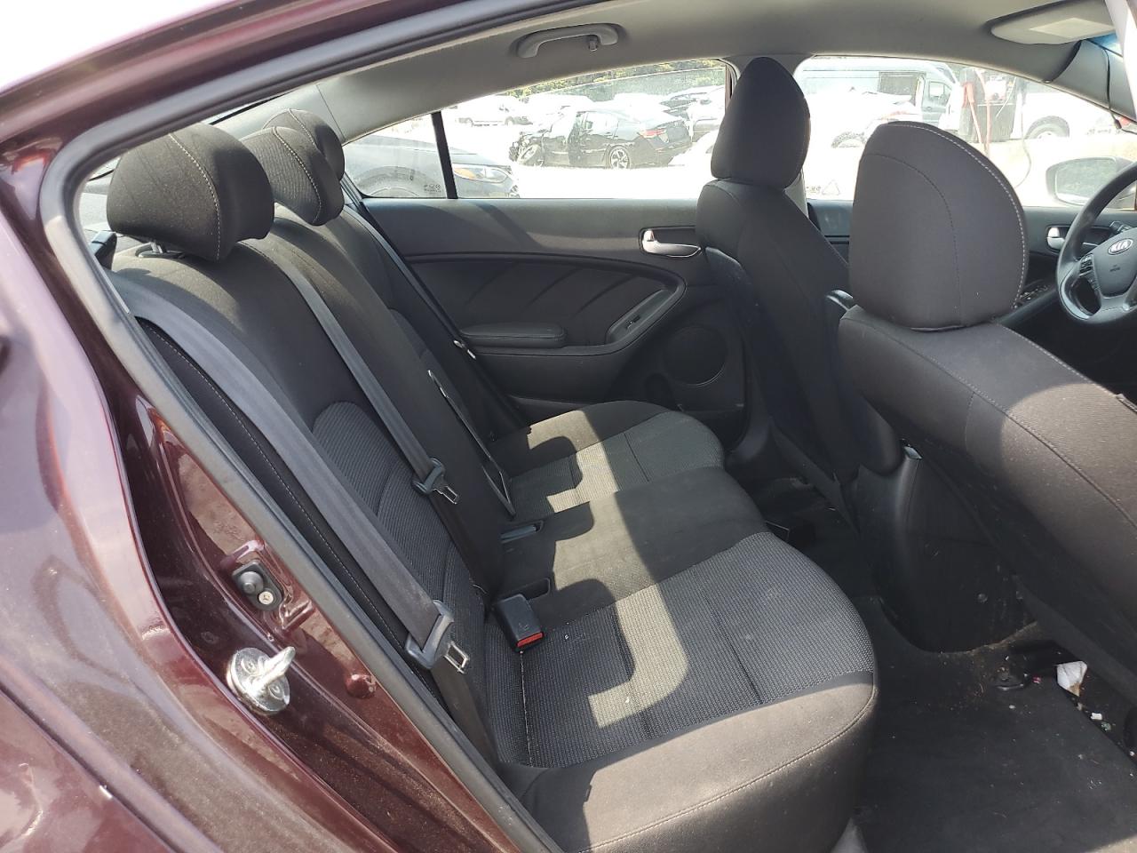 2018 Kia Forte Lx VIN: 3KPFK4A7XJE266450 Lot: 61766855