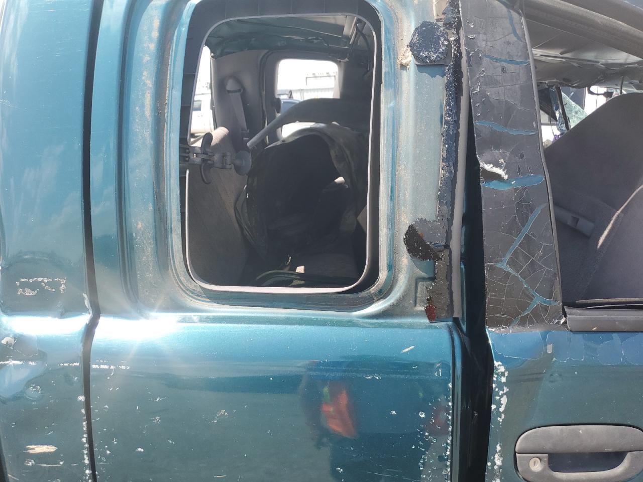 1999 Dodge Ram 2500 VIN: 3B7KF2360XG203981 Lot: 62489195