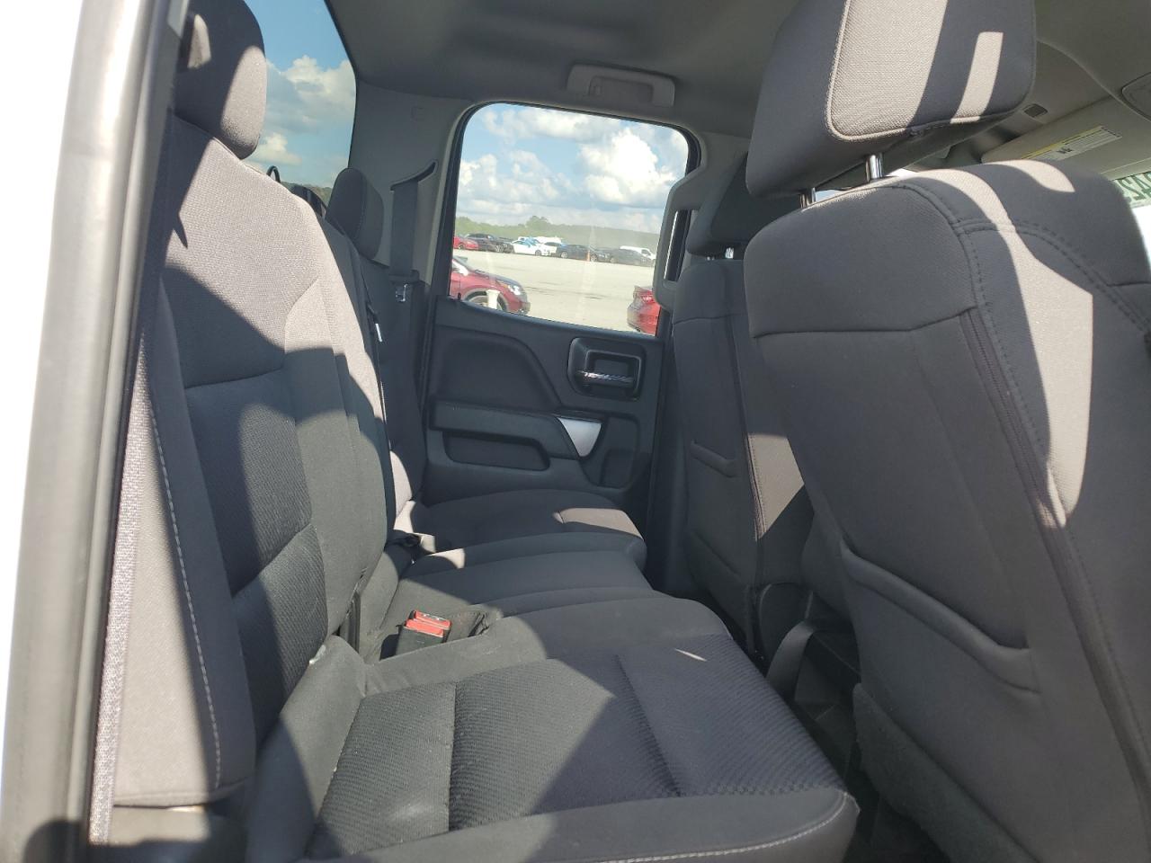 2018 Chevrolet Silverado C1500 Lt VIN: 1GCRCREC1JZ158088 Lot: 61242905
