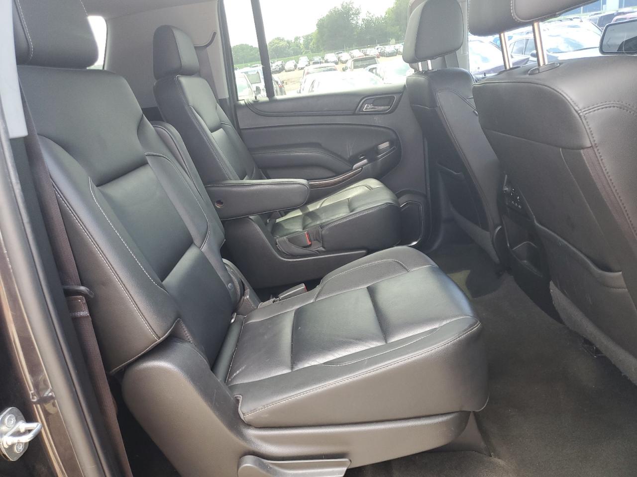 2017 Chevrolet Suburban C1500 Lt VIN: 1GNSCHKC7HR127512 Lot: 62589625
