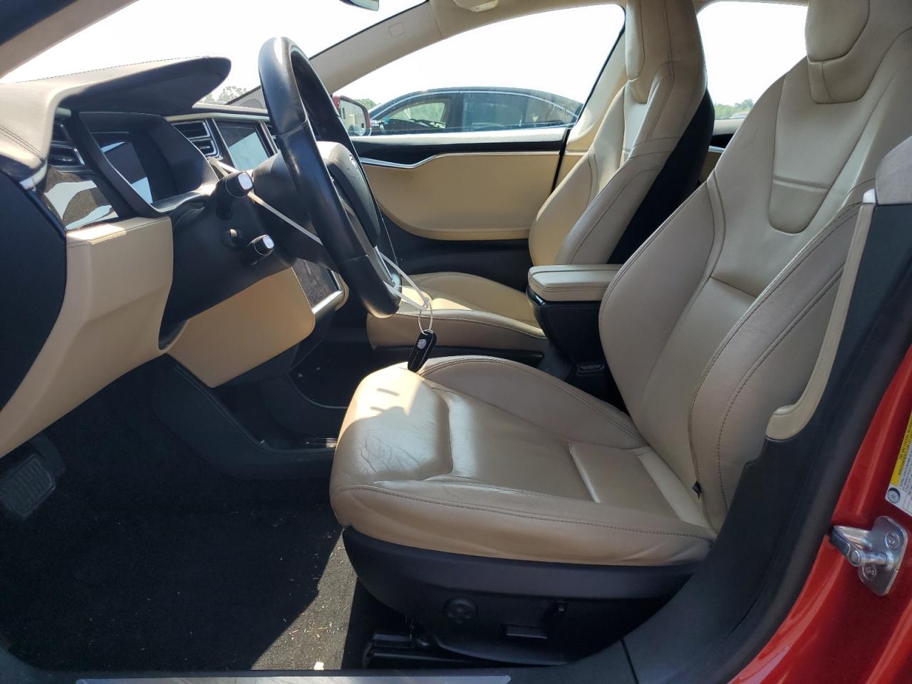 2015 Tesla Model S VIN: 5YJSA1E20FF114998 Lot: 61164645