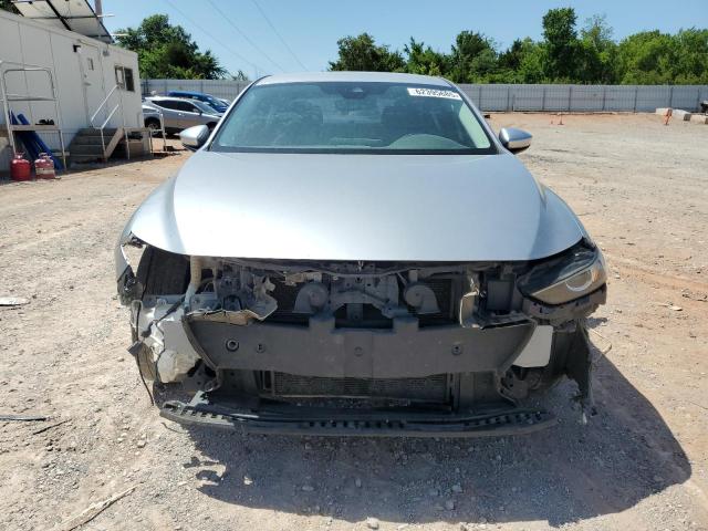  MAZDA 3 2019 Srebrny