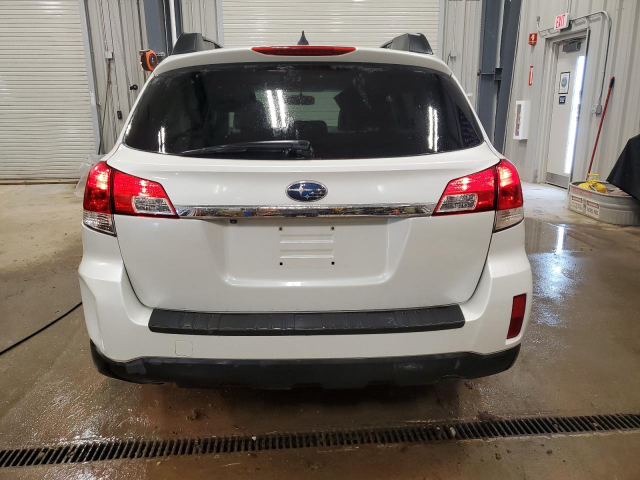 2011 Subaru Outback 2.5I Limited VIN: 4S4BRBLC3B3352650 Lot: 62191985