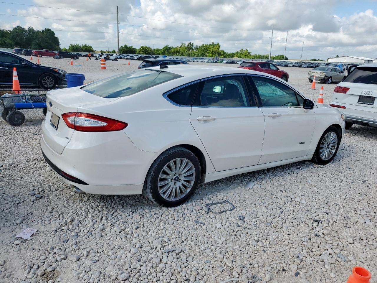 FORD FUSION 2016 VIN 3FA6P0PU0GR224075 фото 3