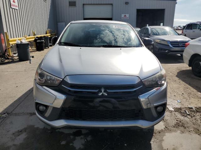  MITSUBISHI OUTLANDER 2018 Srebrny
