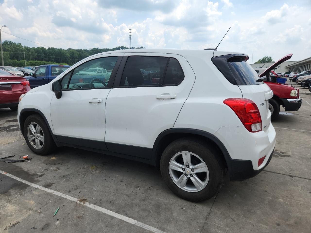CHEVROLET TRAX 2020 VIN KL7CJKSB1LB073601 zdjęcie 2