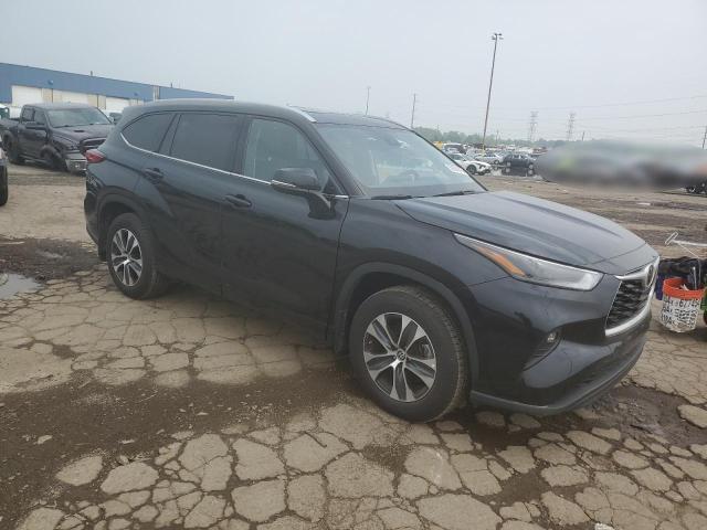  TOYOTA HIGHLANDER 2022 Чорний