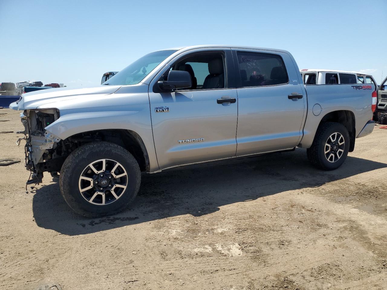 2016 Toyota Tundra Crewmax Sr5 for Sale in Brighton, CO - Front End