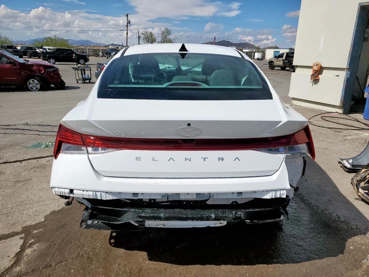 KMHLS4DG6SU964941 2025 Hyundai Elantra Sel