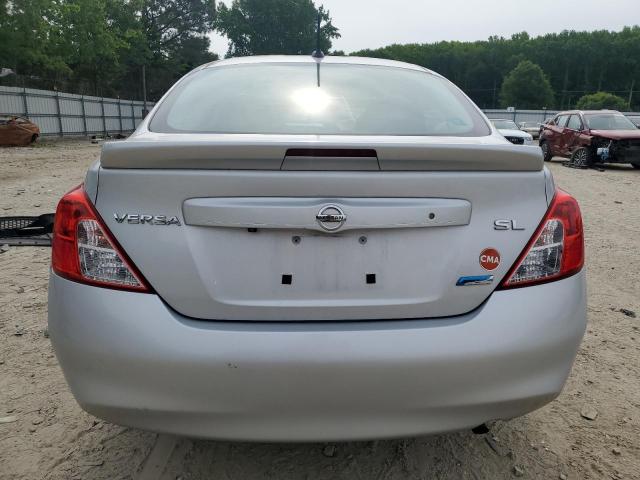  NISSAN VERSA 2013 Srebrny