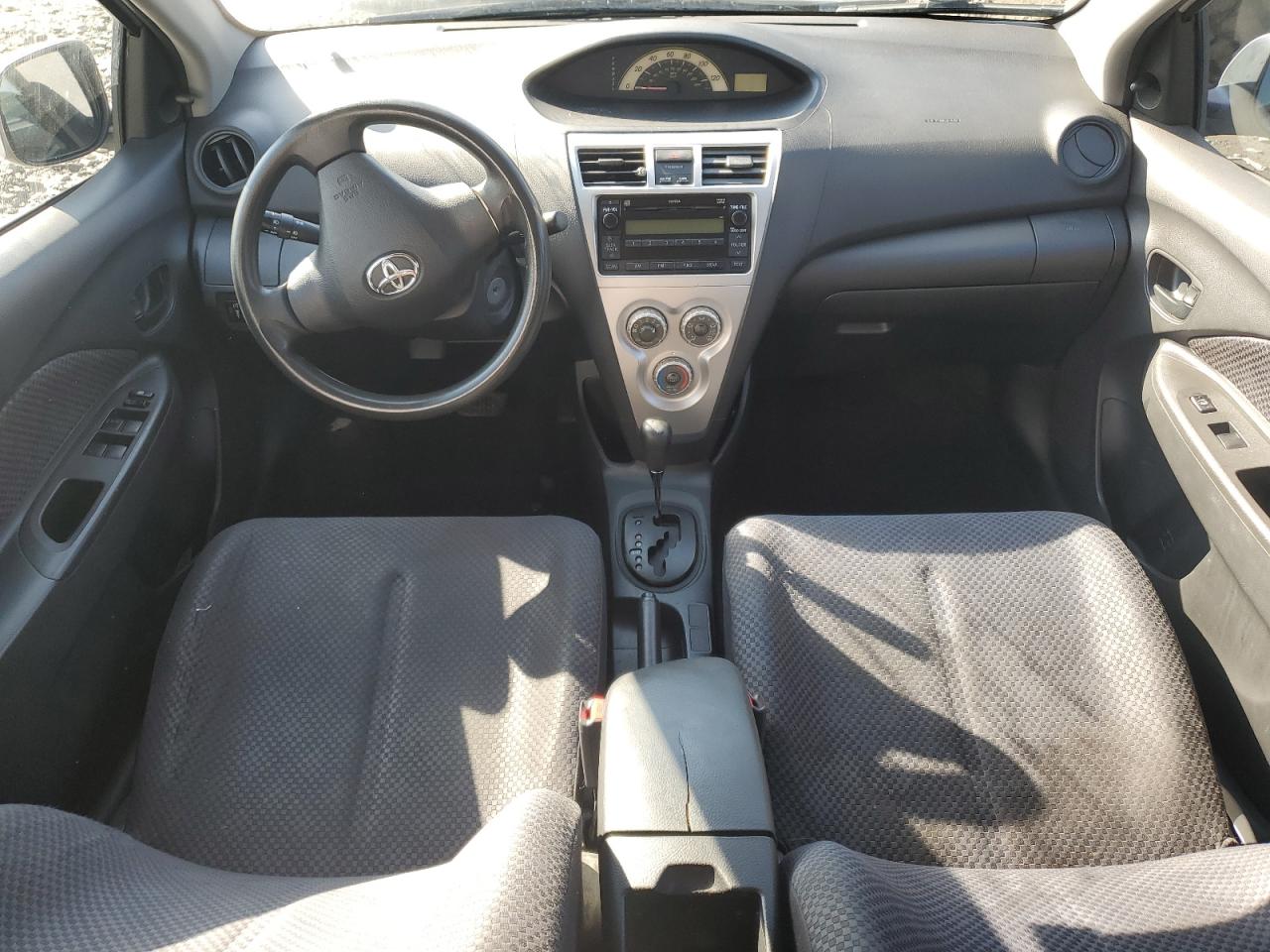 2008 Toyota Yaris VIN: JTDBT923681205307 Lot: 60870915