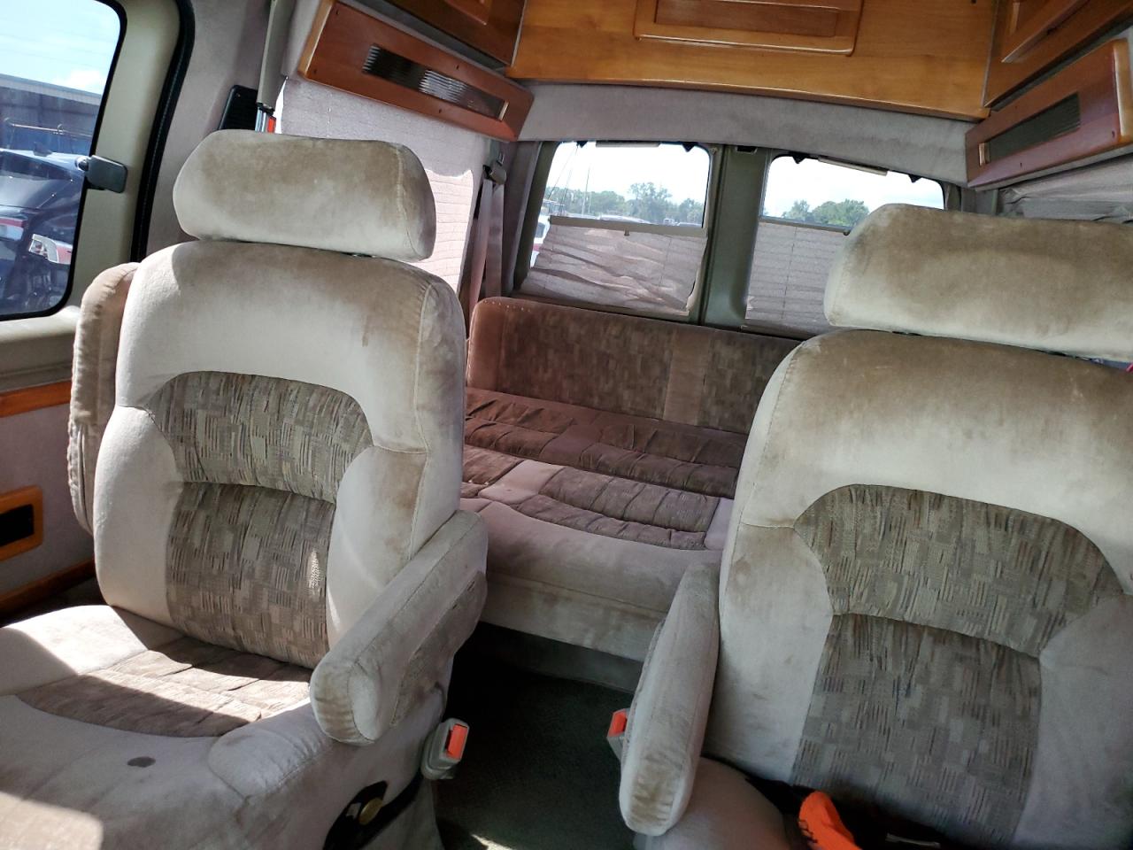 2002 Chevrolet Express G1500 VIN: 1GBFG15R321247582 Lot: 62921435