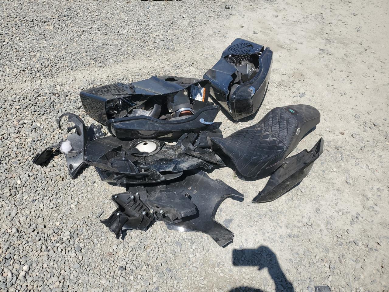 2017 Harley-Davidson Fltrx Road Glide VIN: 1HD1KHC31HB677284 Lot: 61871825
