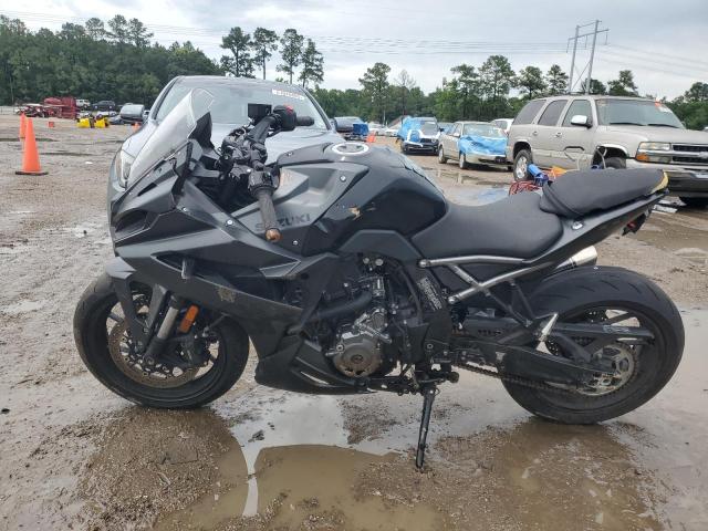 2025 SUZUKI GSX800 F  