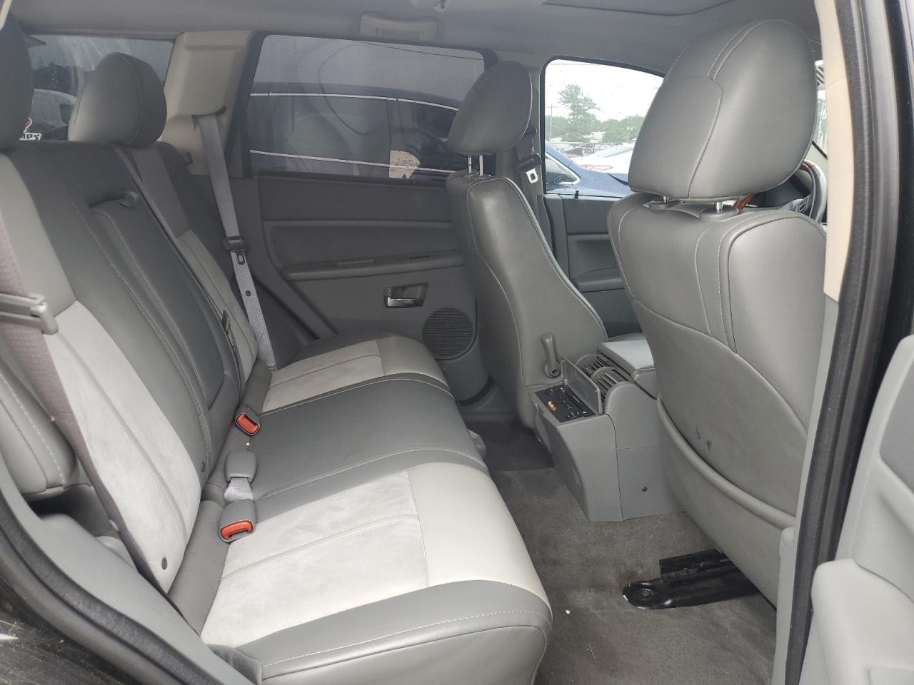 2007 Jeep Grand Cherokee Overland VIN: 1J8HR68227C651830 Lot: 62403725