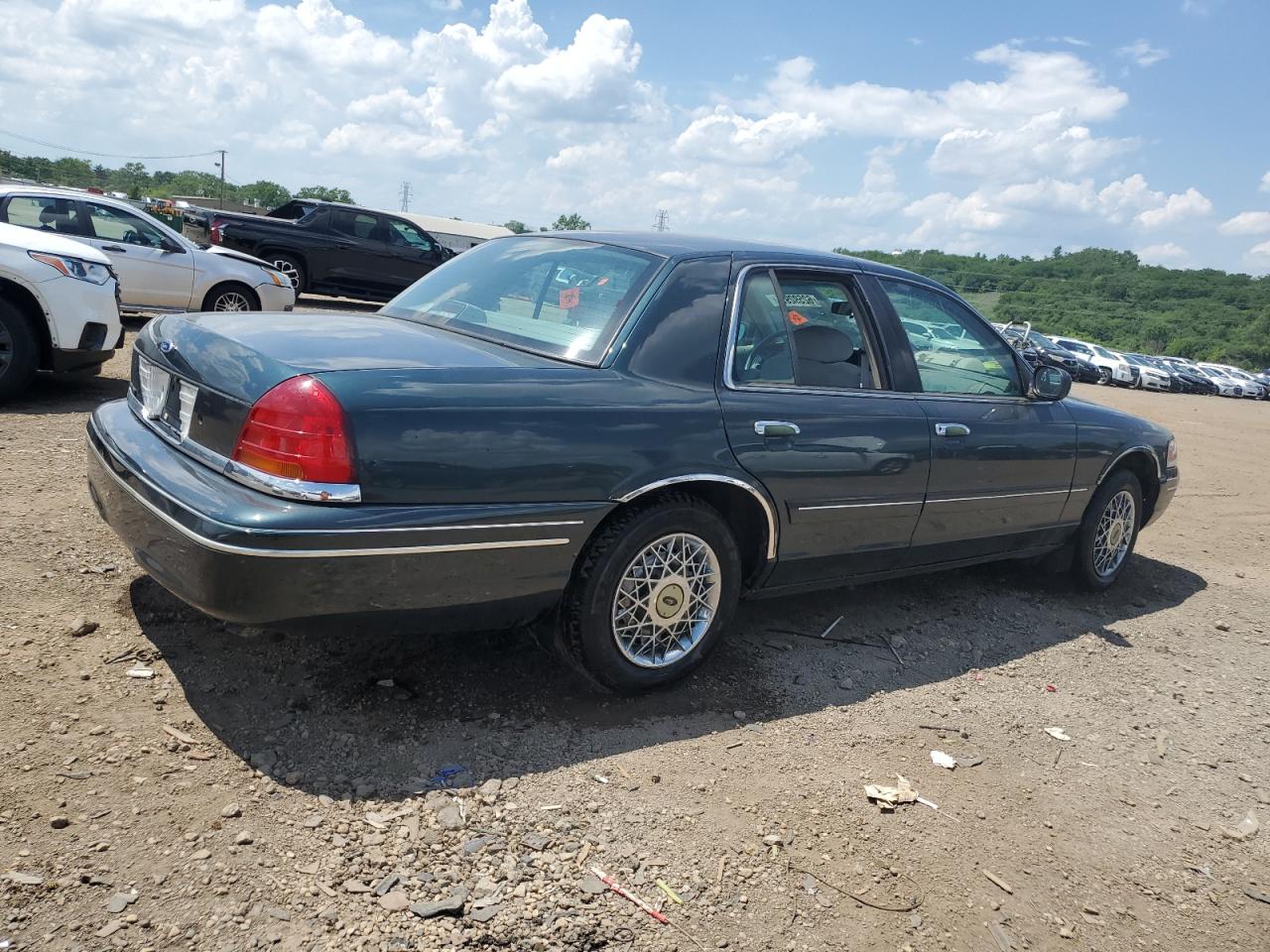 FORD CROWN VIC 1998 VIN 2FAFP73W5WX175634 zdjęcie 3