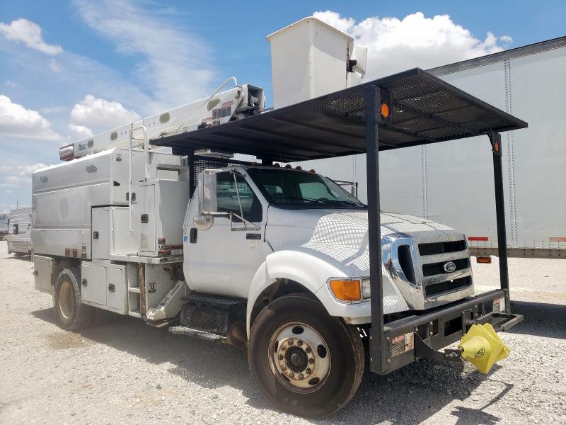 2015 Ford F750 Super Duty Bucket Truck