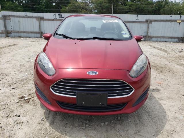 Sedans FORD FIESTA 2015 Red