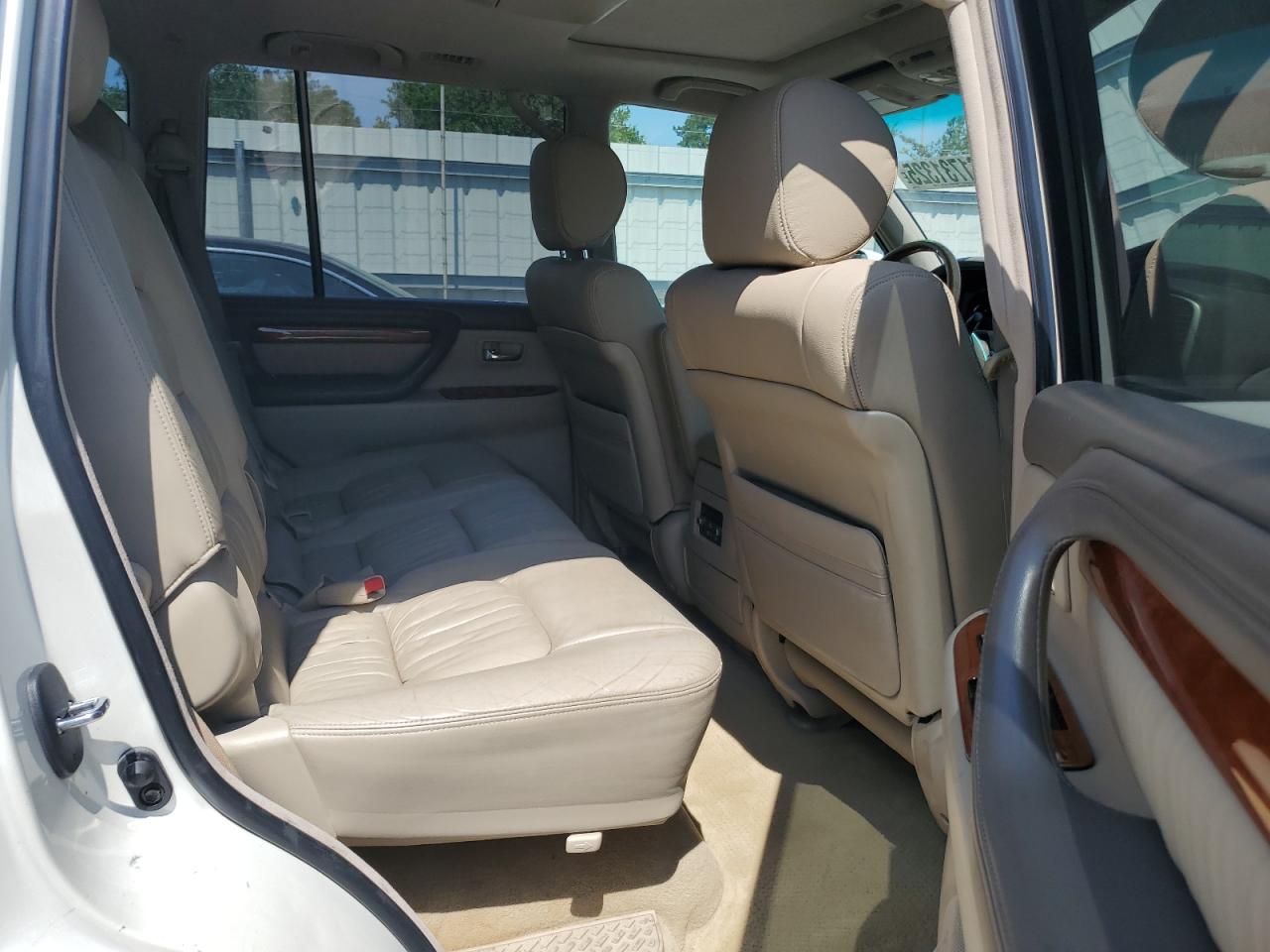 2004 Lexus Lx 470 VIN: JTJHT00W443535946 Lot: 61731325