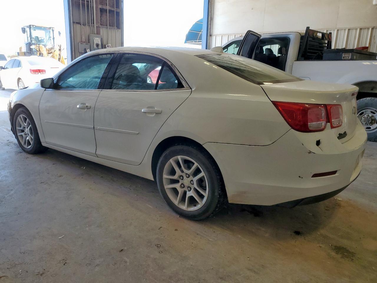 CHEVROLET MALIBU 2014 VIN 1G11C5SL5EF174420 фото 2