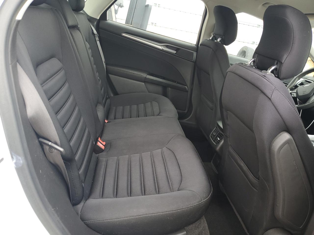 2015 Ford Fusion Se Hybrid VIN: 3FA6P0LU6FR120131 Lot: 58009065