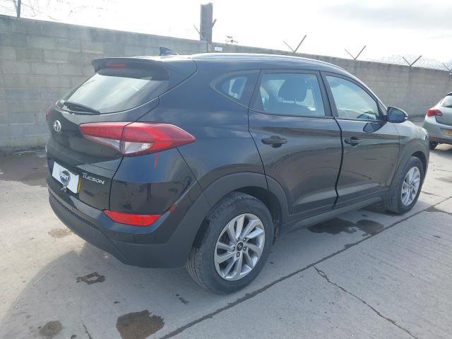 2017 HYUNDAI TUCSON SE