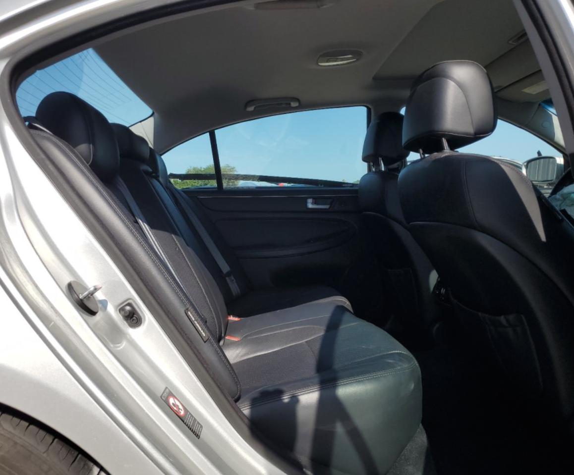 2013 Hyundai Genesis 3.8L VIN: KMHGC4DD3DU250417 Lot: 62086395