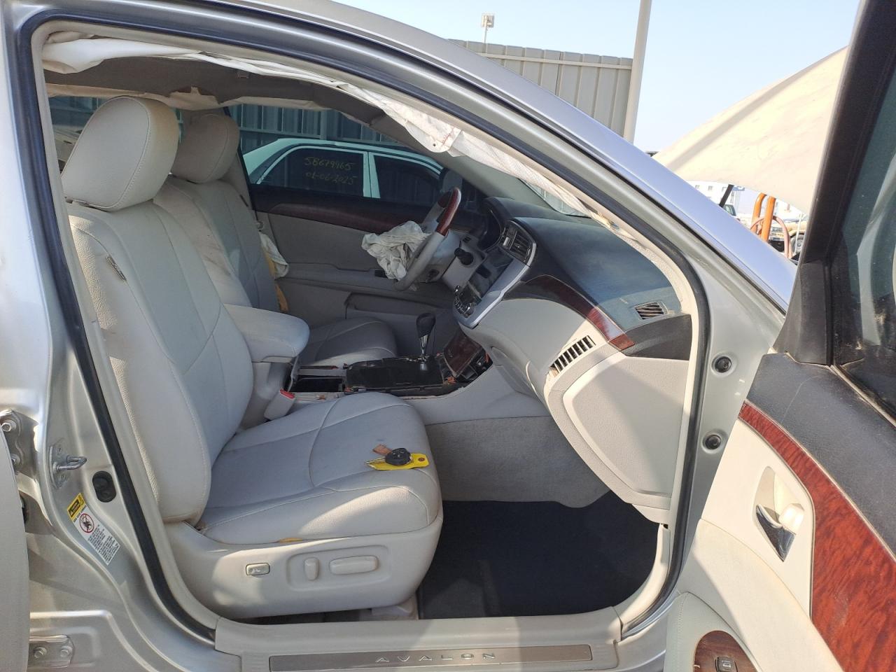 4T1BK3DB4BU424580 - 2001 Toyota Avalon - #58650615