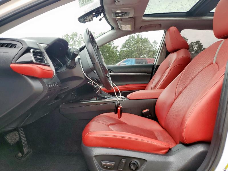  TOYOTA CAMRY 2021 Белы