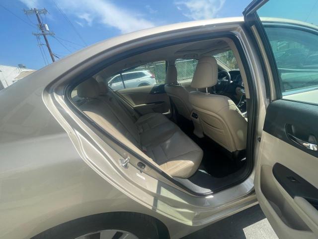 Седаны HONDA ACCORD 2013 Золотой