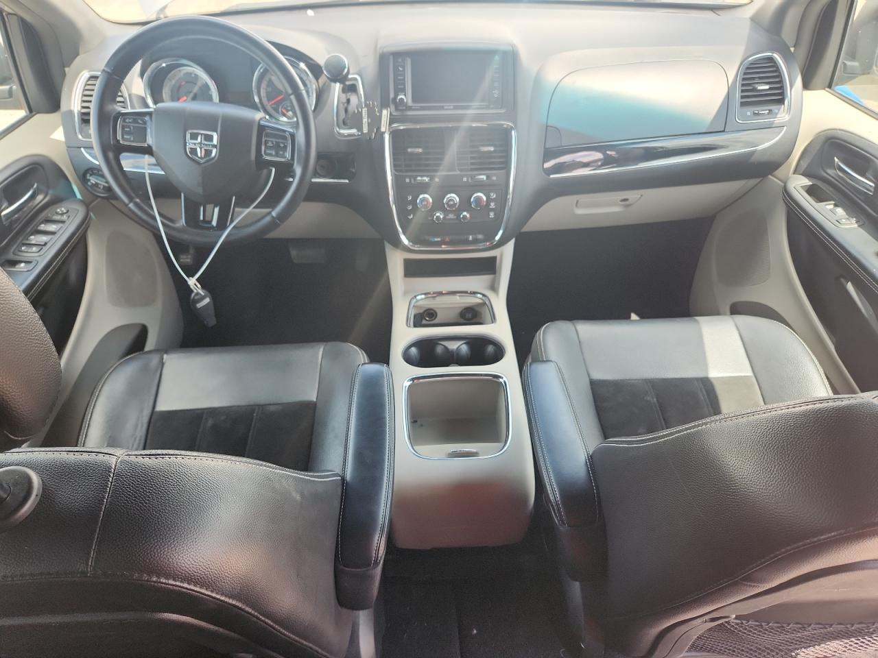 2017 Dodge Grand Caravan Sxt VIN: 2C4RDGCG9HR817689 Lot: 62769045