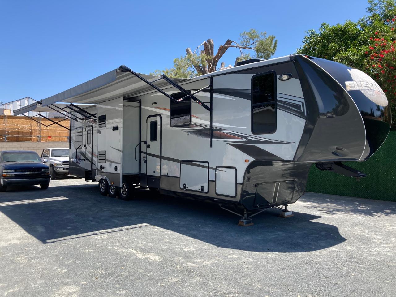 2014 Crossroads Elevation იყიდება Sun Valley-ში, CA - Normal Wear