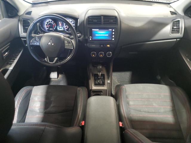  MITSUBISHI OUTLANDER 2018 Srebrny
