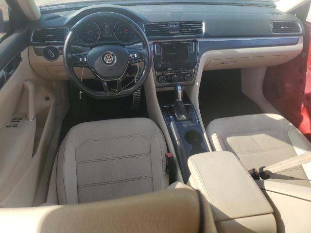  VOLKSWAGEN PASSAT 2018 Czerwony