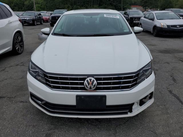  VOLKSWAGEN PASSAT 2016 Білий