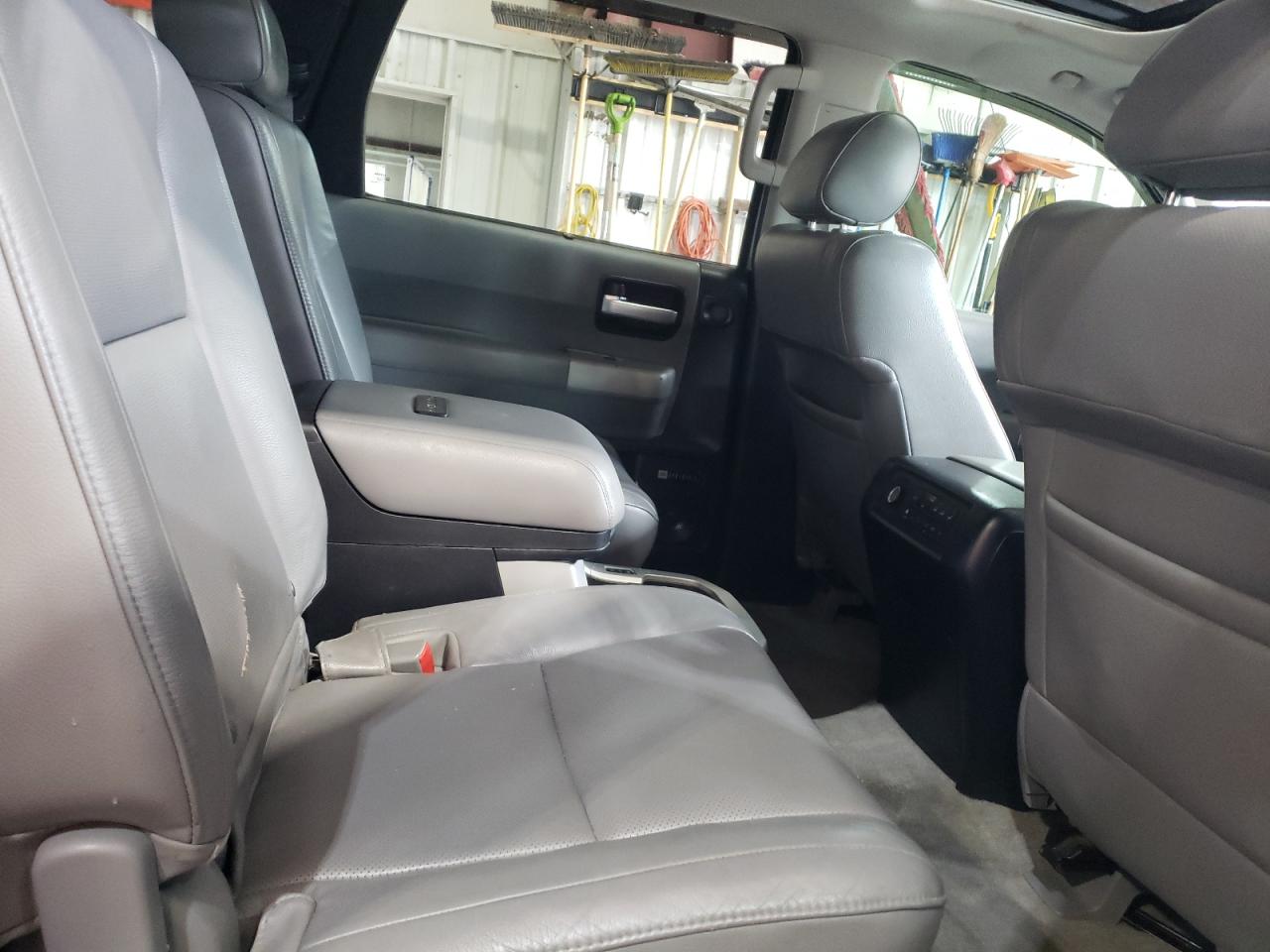 2008 Toyota Sequoia Platinum VIN: 5TDBY67A18S020818 Lot: 59889015