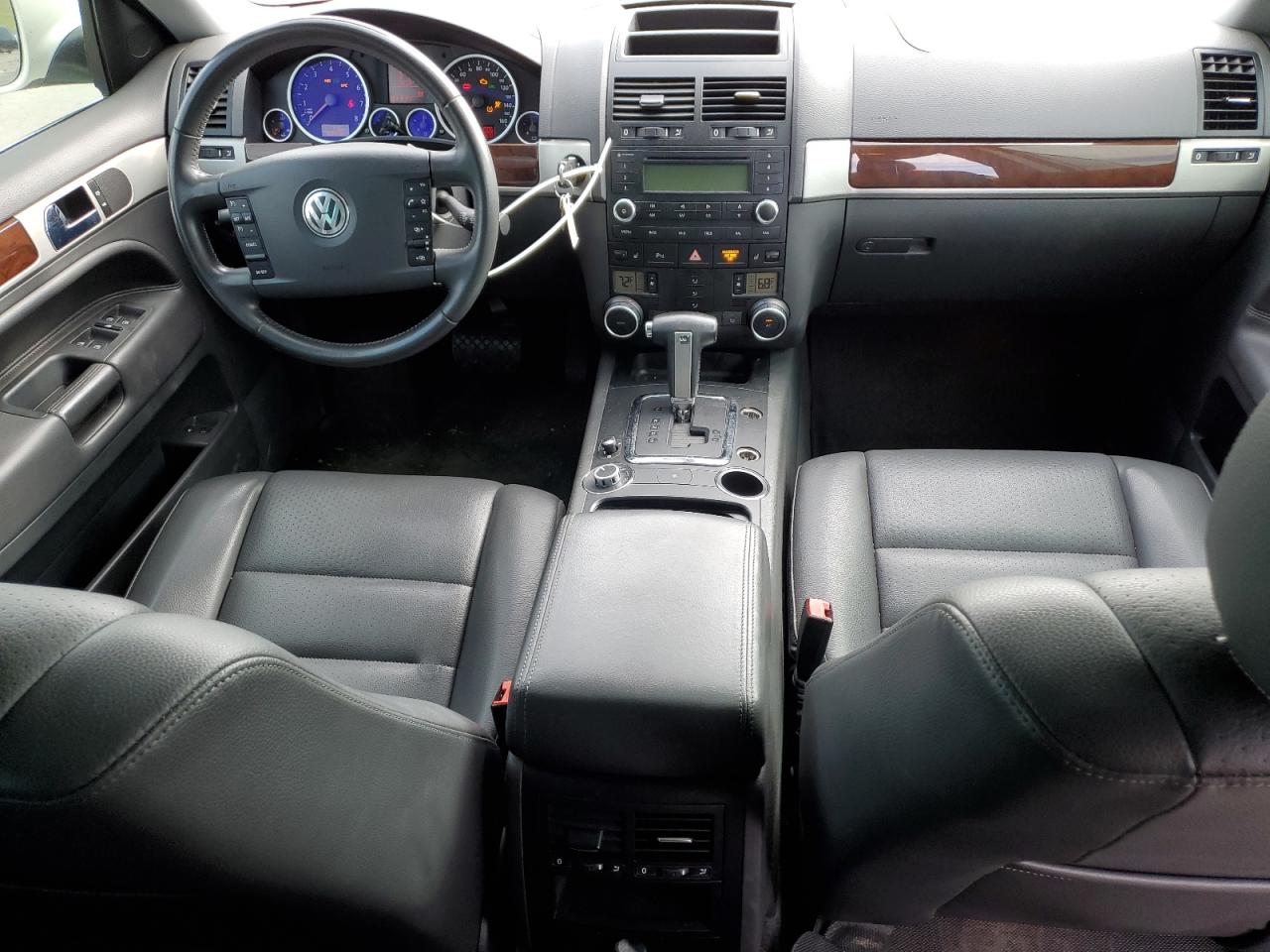 2010 Volkswagen Touareg V6 VIN: WVGBF7A99AD003059 Lot: 59813675