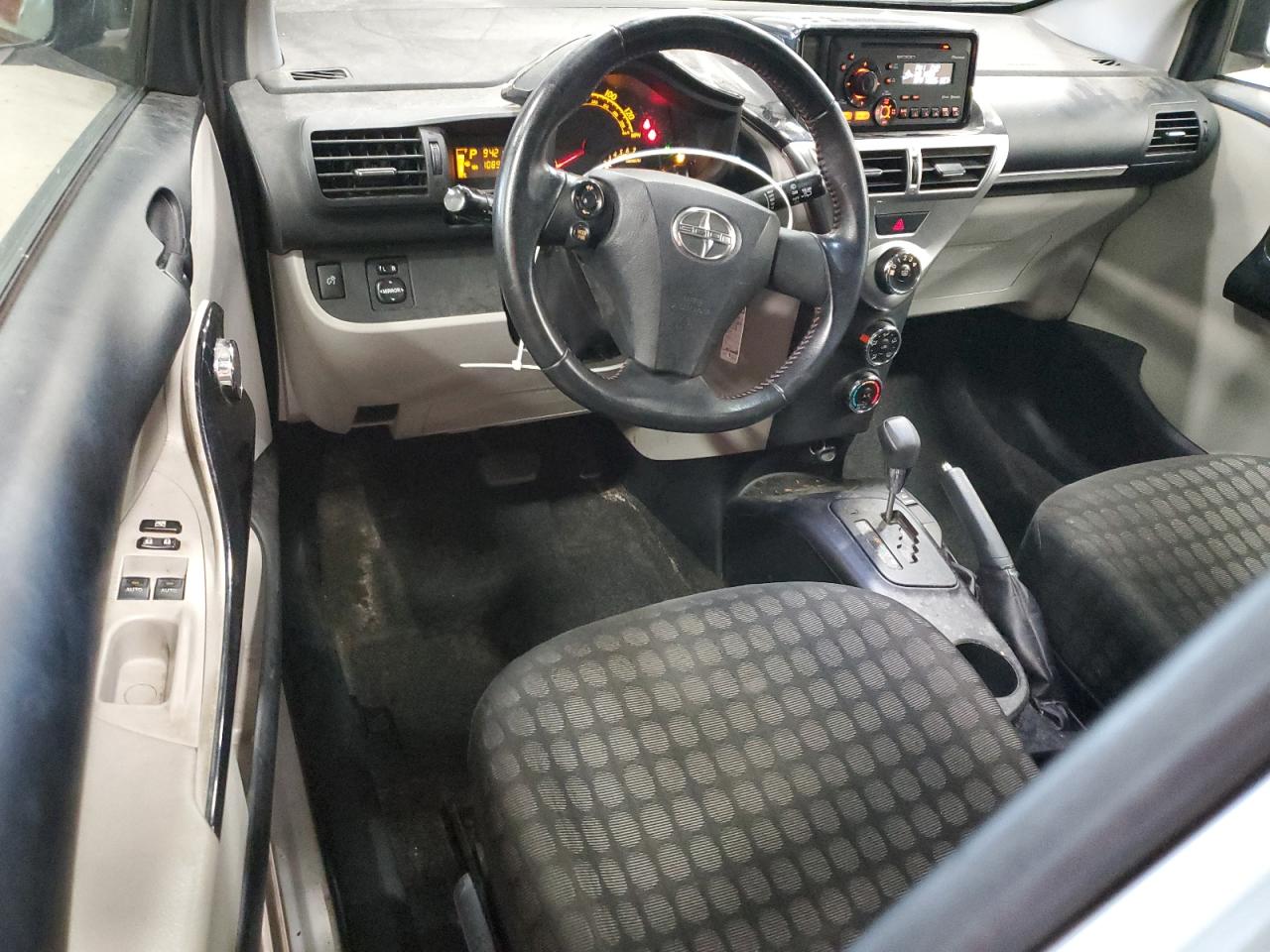 TOYOTA SCION 2012 VIN JTNJJXB05CJ011304 photo 8