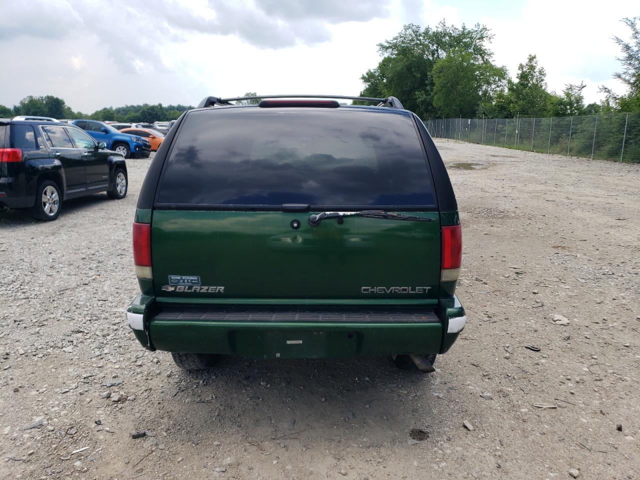 1997 Chevrolet Blazer VIN: 1GNDT13W4VK110812 Lot: 62563855
