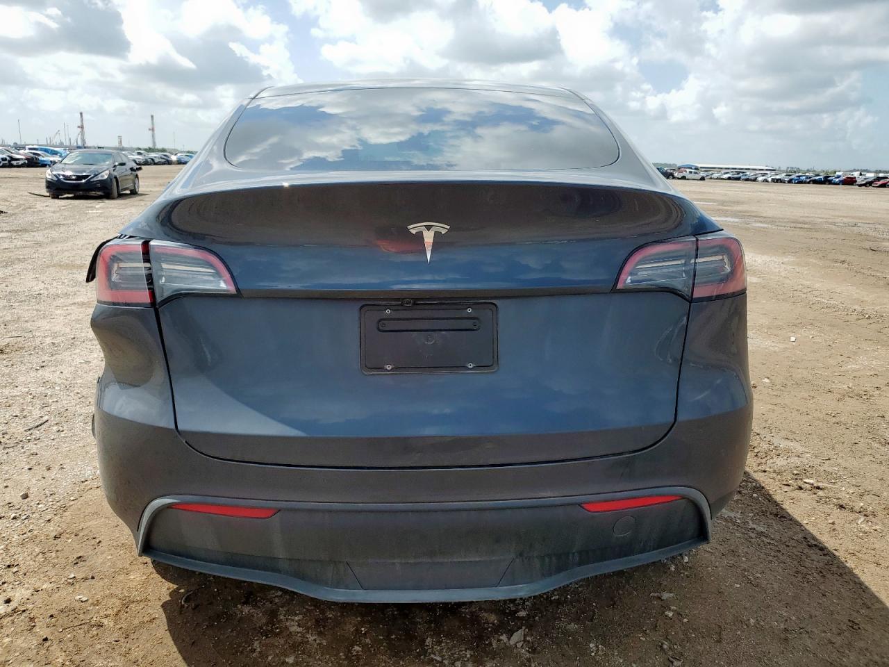 2025 Tesla Model Y VIN: 7SAYGDED7SA353759 Lot: 61378935