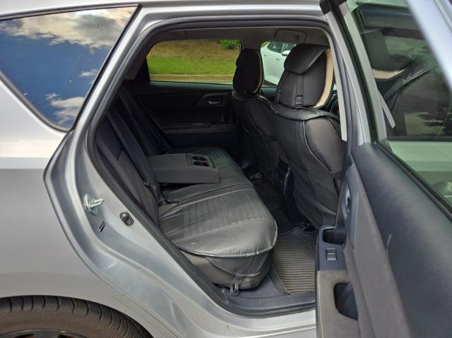 Hatchbacks TOYOTA SCION 2016 Srebrny