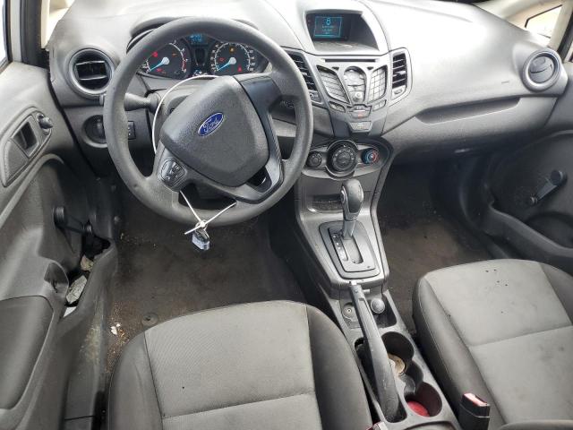 Hatchbacks FORD FIESTA 2016 Srebrny