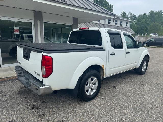 Pickups NISSAN FRONTIER 2013 Biały