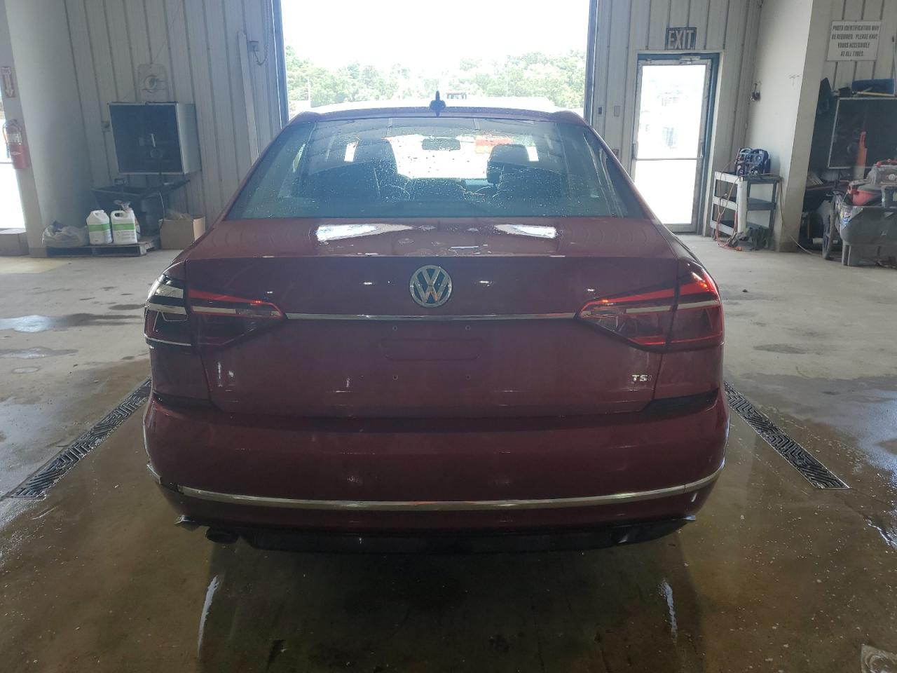 2017 Volkswagen Passat R-Line VIN: 1VWDT7A34HC061143 Lot: 61740555