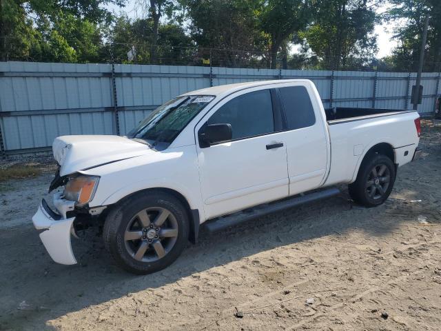 Pickups NISSAN TITAN 2012 Biały