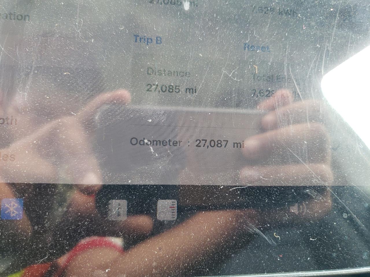 2024 Tesla Model Y VIN: 7SAYGDEE1RA281217 Lot: 61996575