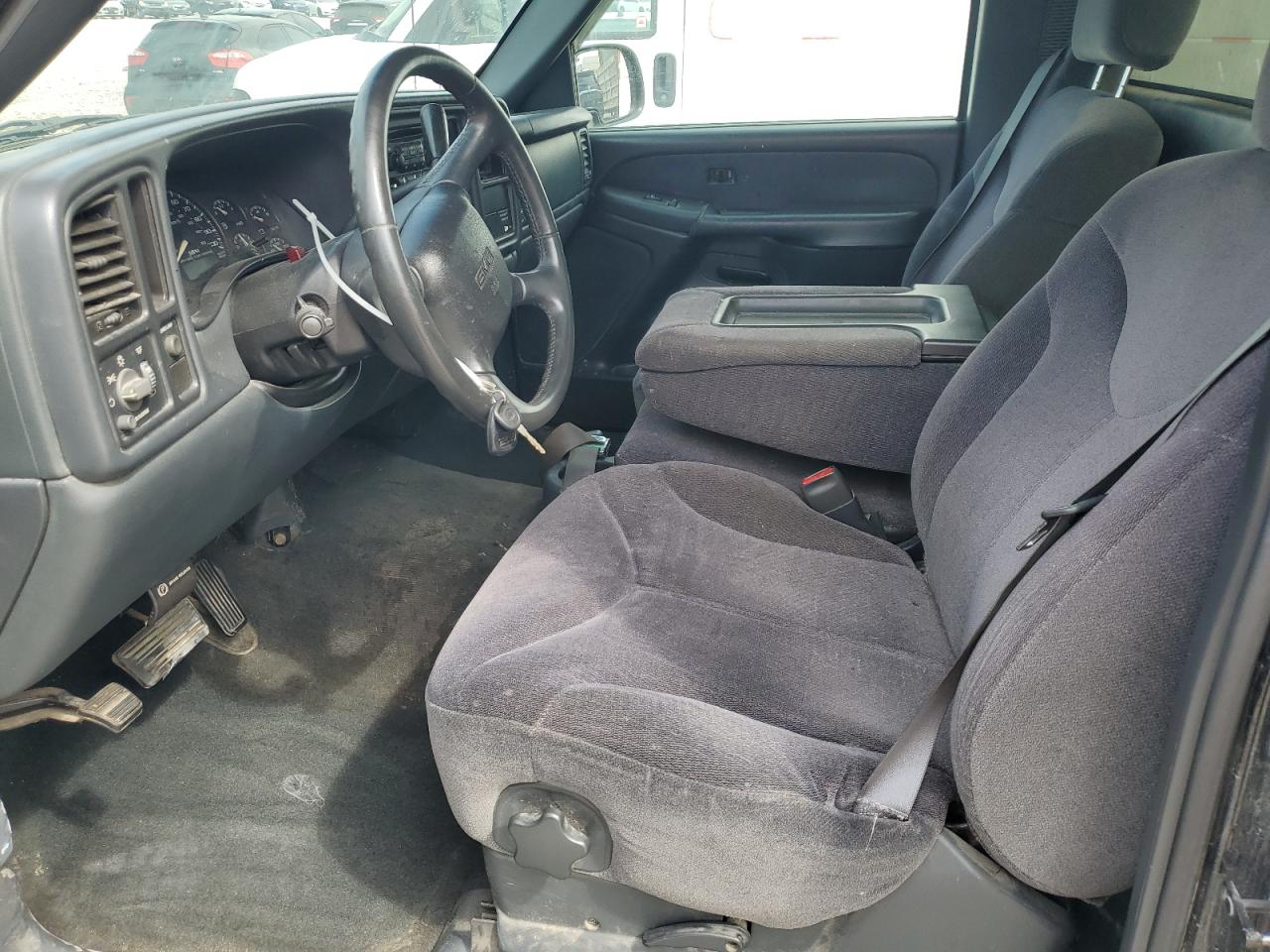 2002 GMC New Sierra C1500 VIN: 1GTEC14V52Z113059 Lot: 63058415