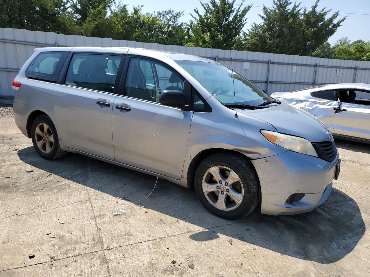 TOYOTA All Models 2014 VIN 5TDZK3DC9ES438480 фото 4