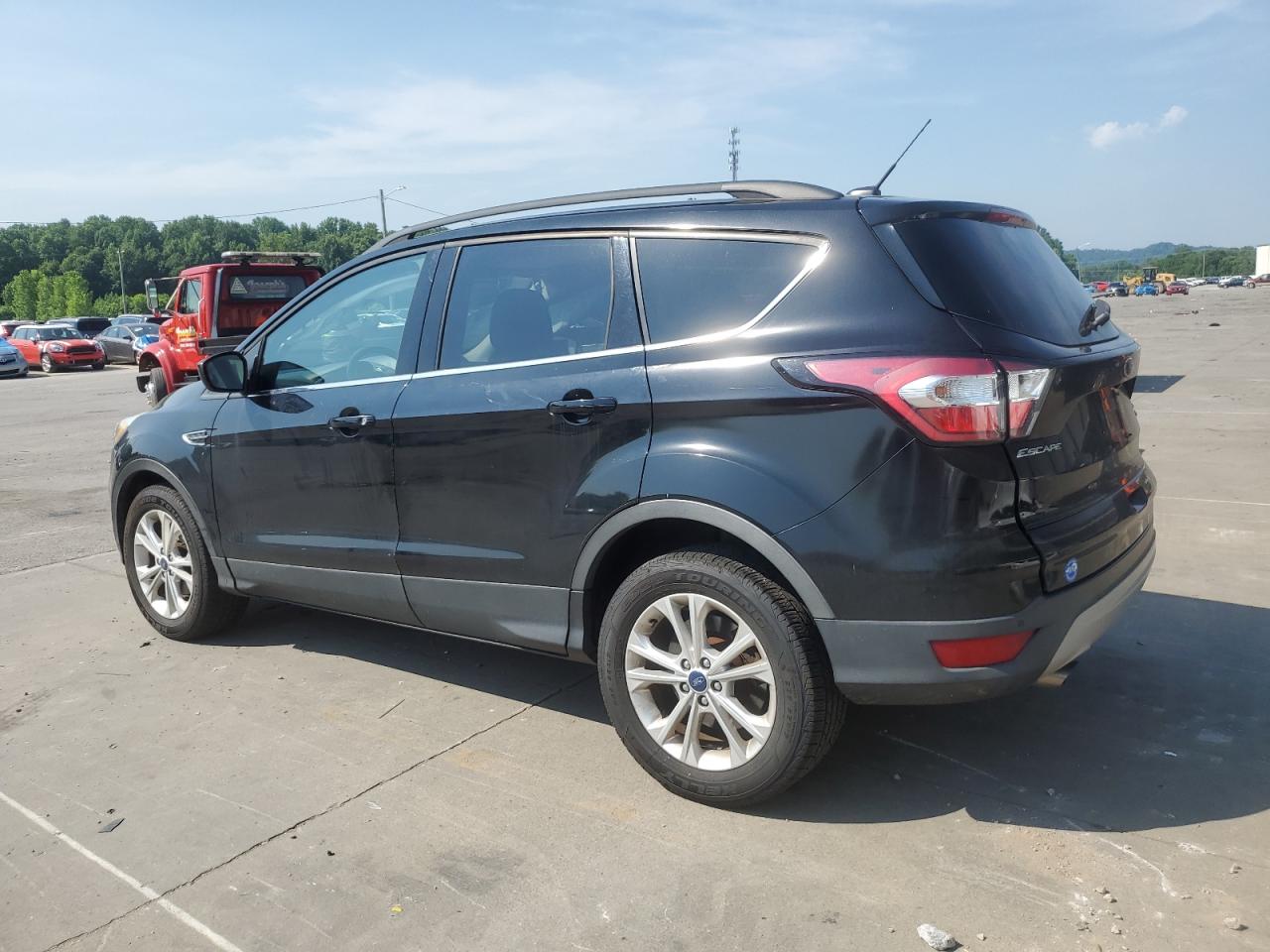 FORD ESCAPE 2017 VIN 1FMCU0GD6HUC67153 photo 2