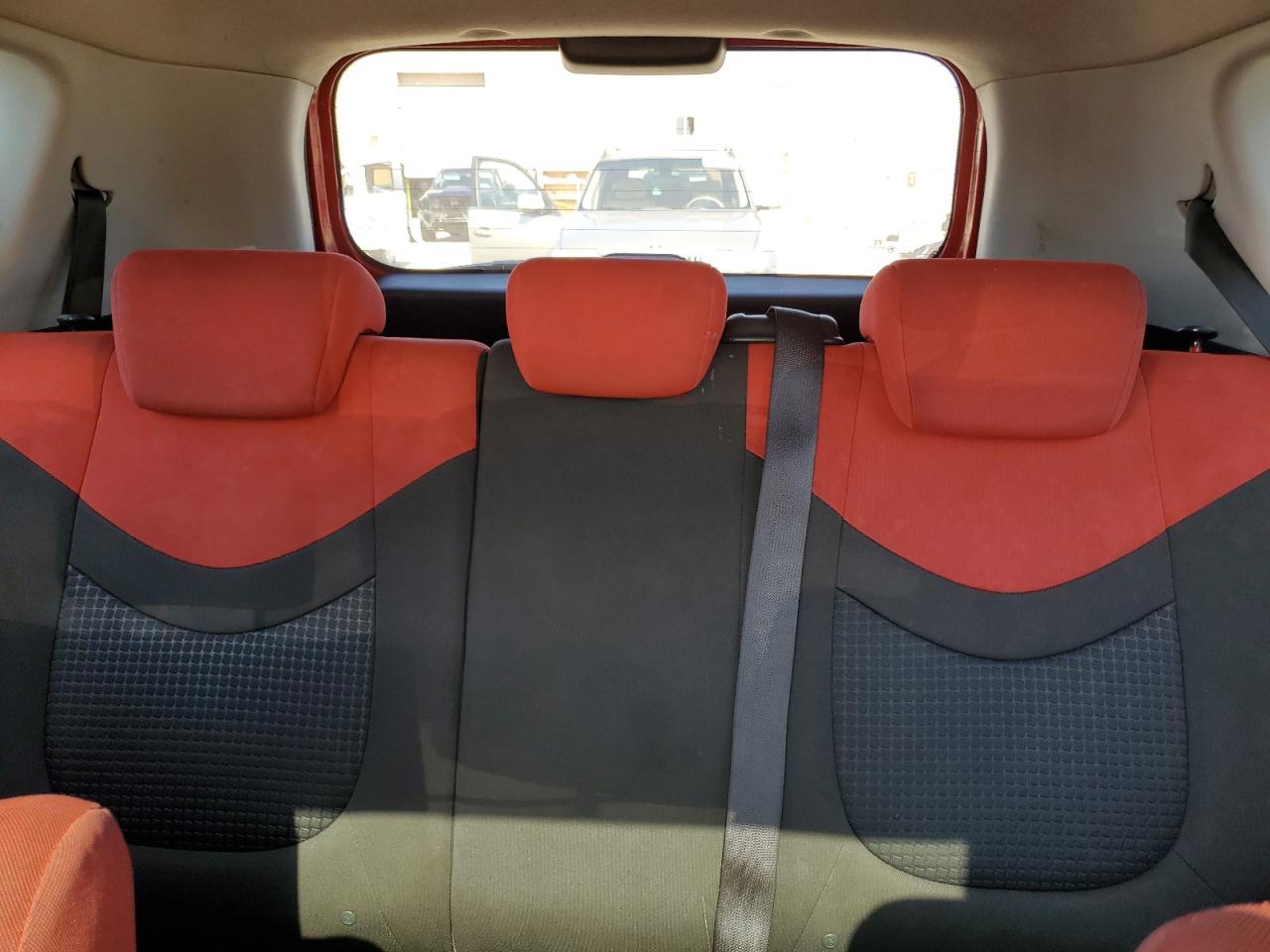 2010 Kia Soul + VIN: KNDJT2A23A7033767 Lot: 61847815